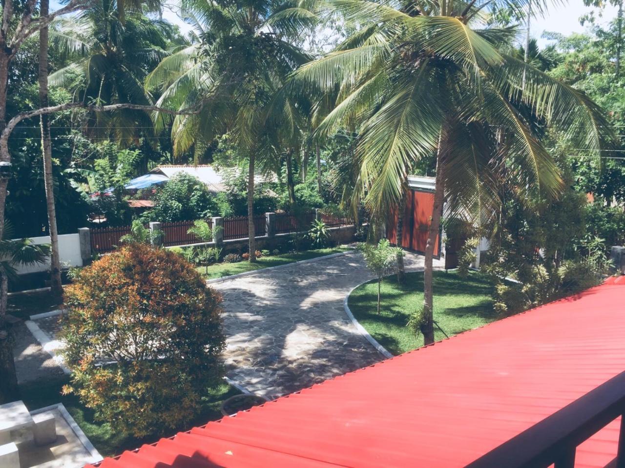 Casa Blanca Hotel Ahangama Buitenkant foto