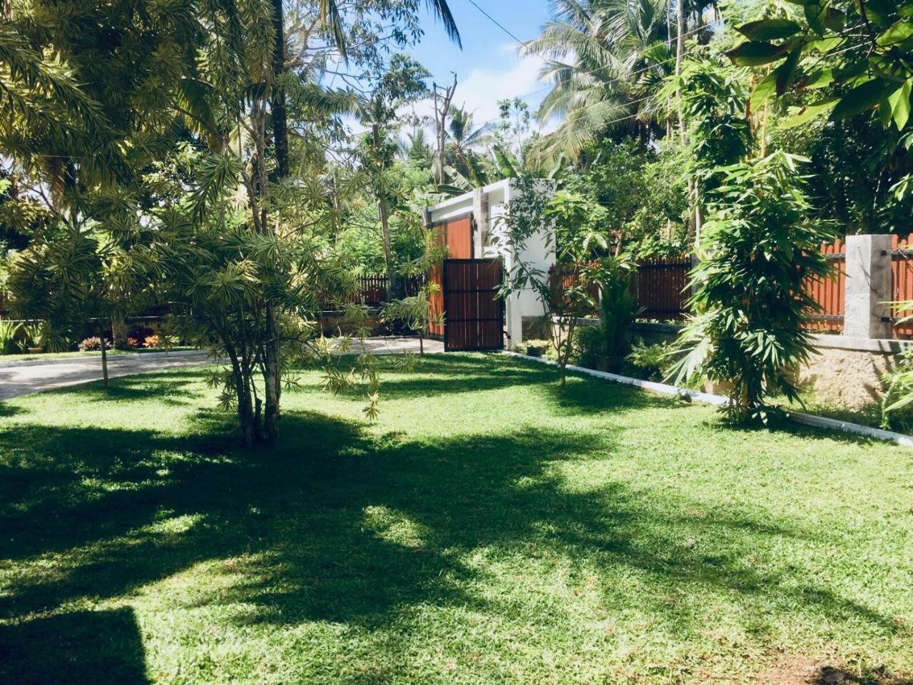Casa Blanca Hotel Ahangama Buitenkant foto