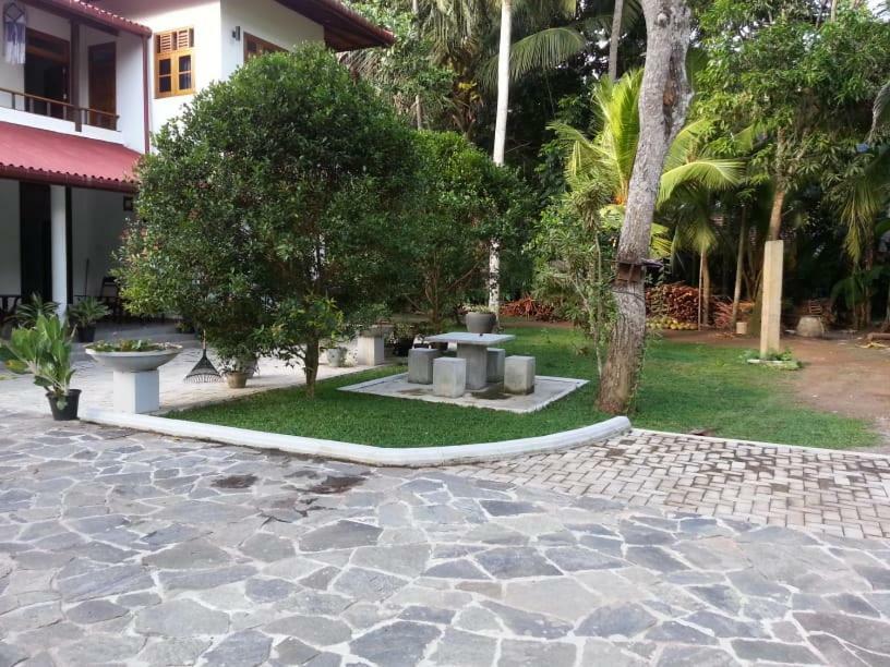 Casa Blanca Hotel Ahangama Buitenkant foto